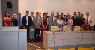 TEHNIČKA ŠKOLA ISPRATILA JOŠ JEDNU GENERACIJU MATURANATA TEHNIČKA ŠKOLA ISPRATILA JOŠ JEDNU GENERACIJU MATURANATA