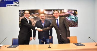 POTPISAN UGOVOR U GRADSKOJ KUĆI: Kompanija „Gomeks” sponzor pozorišnog Festivala POTPISAN UGOVOR U GRADSKOJ KUĆI: Kompanija „Gomeks” sponzor pozorišnog Festivala