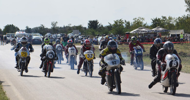 U SUBOTU I NEDELJU ODRŽANE MOTO TRKE ZA „VELIKU NAGRADU ZRENJANINA” U SUBOTU I NEDELJU ODRŽANE MOTO TRKE ZA „VELIKU NAGRADU ZRENJANINA”