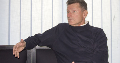 KNJIŽEVNIK ZORAN SLAVIĆ – „U MAGIJI POZORIŠNE STVARNOSTI” KNJIŽEVNIK ZORAN SLAVIĆ – „U MAGIJI POZORIŠNE STVARNOSTI”
