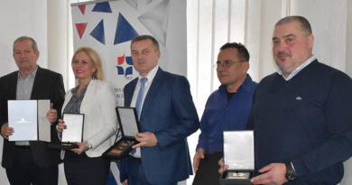U REGIONALNOJ KOMORI O OVOGODIŠNJEM UČINKU PRIVREDE SREDNJEG BANATA U REGIONALNOJ KOMORI O OVOGODIŠNJEM UČINKU PRIVREDE SREDNJEG BANATA