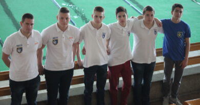 VATERPOLO KLUB PROLETER: Gradonačelnik poklonio opremu VATERPOLO KLUB PROLETER: Gradonačelnik poklonio opremu