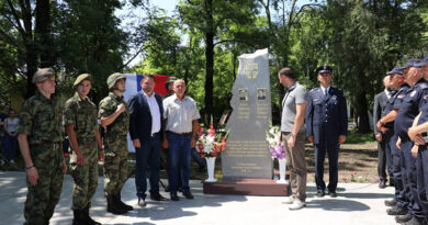 ŽRTVU SINIŠE GRUBORA I DRAGANA ROKVIĆA U KRAJIŠNIKU NISU ZABORAVILI ŽRTVU SINIŠE GRUBORA I DRAGANA ROKVIĆA U KRAJIŠNIKU NISU ZABORAVILI