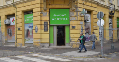 PRVA ISKUSTVA SA KONCESIJOM APOTEKARSKE DELATNOSTI PRVA ISKUSTVA SA KONCESIJOM APOTEKARSKE DELATNOSTI
