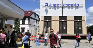 DRUGI O NAMA: CENTAR ZA ISTRAŽIVAČKO NOVINARSTVO (CINS), GRESI PRIVATIZACIJE DRUGI O NAMA: CENTAR ZA ISTRAŽIVAČKO NOVINARSTVO (CINS), GRESI PRIVATIZACIJE
