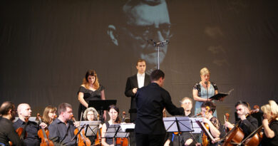 ZRENjANINSKI KAMERNI ORKESTAR OBELEŽIO 50 GODINA OD OSNIVANjA ZRENjANINSKI KAMERNI ORKESTAR OBELEŽIO 50 GODINA OD OSNIVANjA