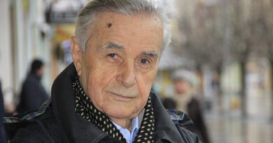 VUKSAN KNEŽEVIĆ, DOBITNIK „ZLATNE ZNAČKE” KULTURNO-PROSVETNE ZAJEDNICE SRBIJE VUKSAN KNEŽEVIĆ, DOBITNIK „ZLATNE ZNAČKE” KULTURNO-PROSVETNE ZAJEDNICE SRBIJE